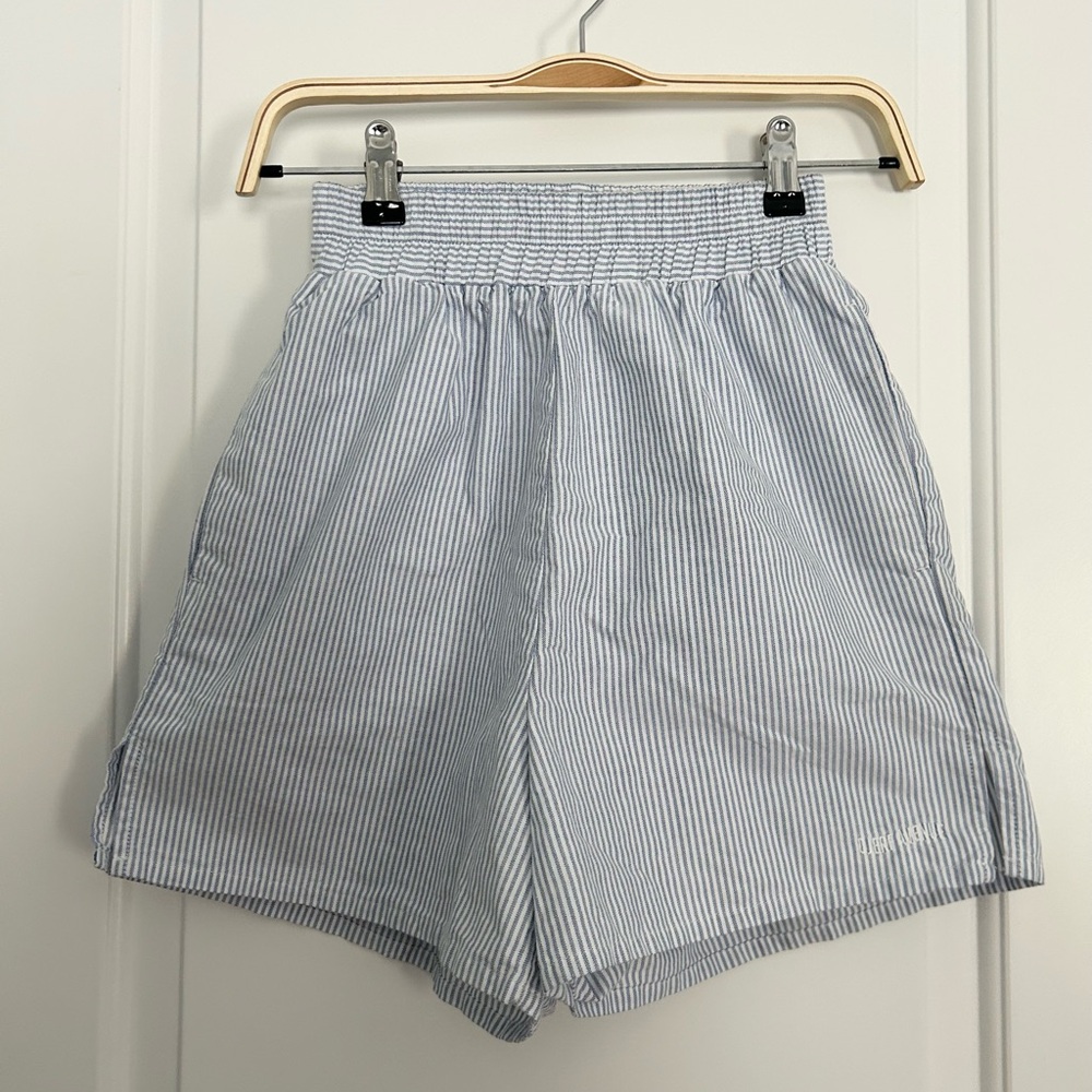 Djerf Avenue Breezy Shorts Blue Stripe - Picture 2 of 5